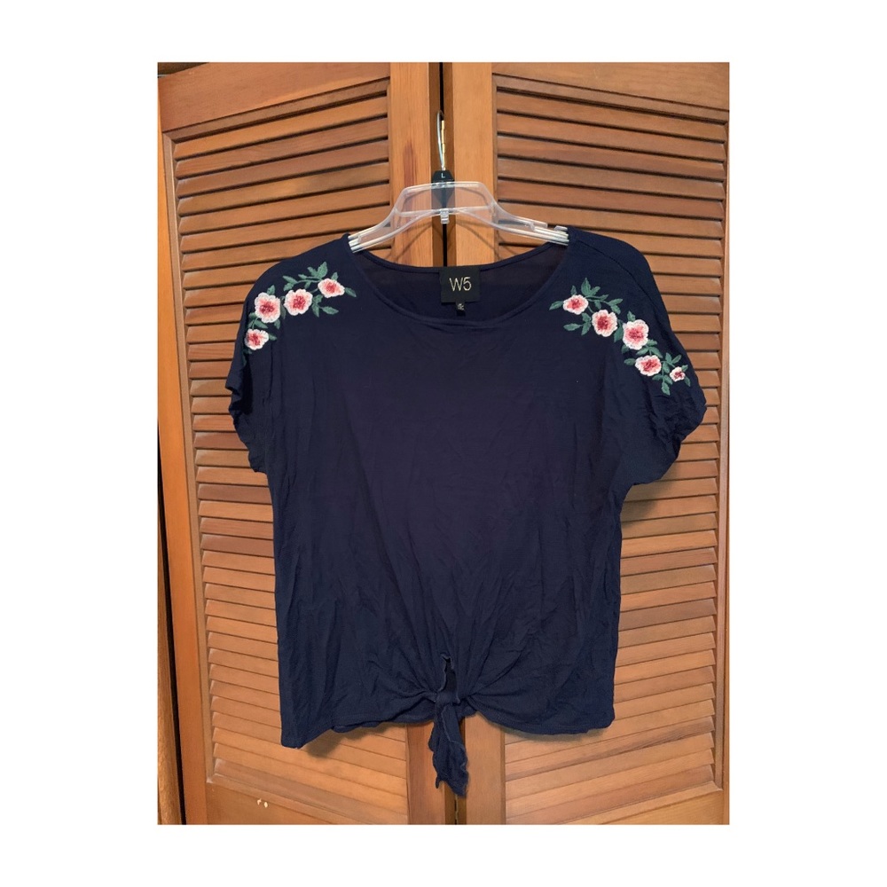 Blue floral sleeve top